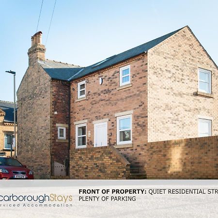 Hibernia Place, 3 Bedroom Townhouse With Patio & Seating Area - Free Parking Scarborough Exterior foto