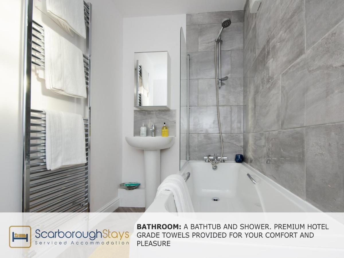 Hibernia Place, 3 Bedroom Townhouse With Patio & Seating Area - Free Parking Scarborough Exterior foto