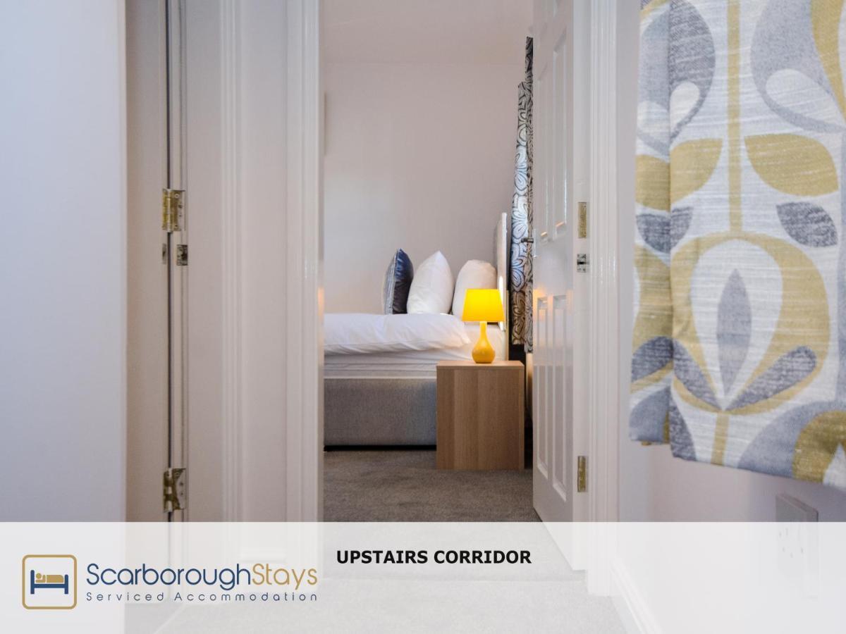 Hibernia Place, 3 Bedroom Townhouse With Patio & Seating Area - Free Parking Scarborough Exterior foto